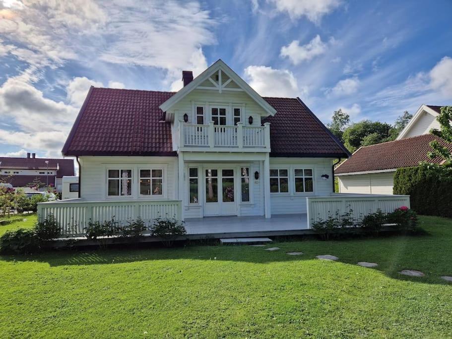 Hus Pa Sorlandet - Grimstad 格里姆斯塔 外观 照片